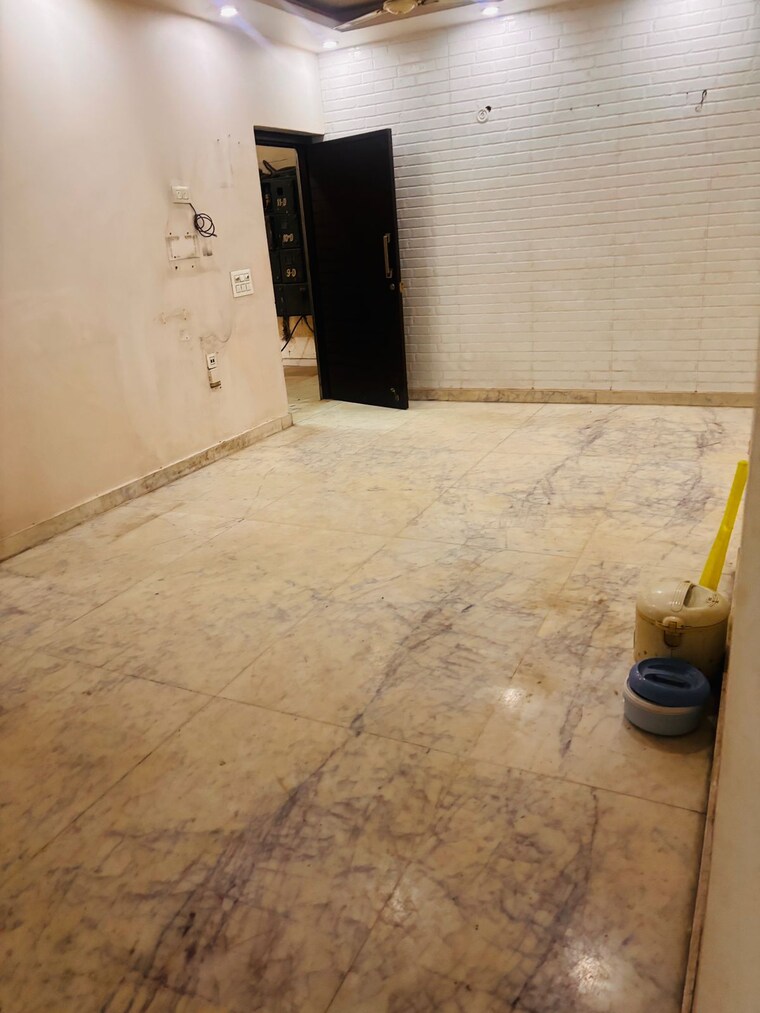 Room, ip extension 3 Bedroom 1250 Sq.Ft. Apartment In Ip Extension Delhi 8501037