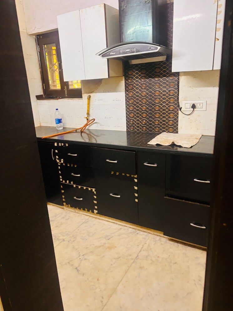 Kitchen, ip extension 3 Bedroom 1250 Sq.Ft. Apartment In Ip Extension Delhi 8501037