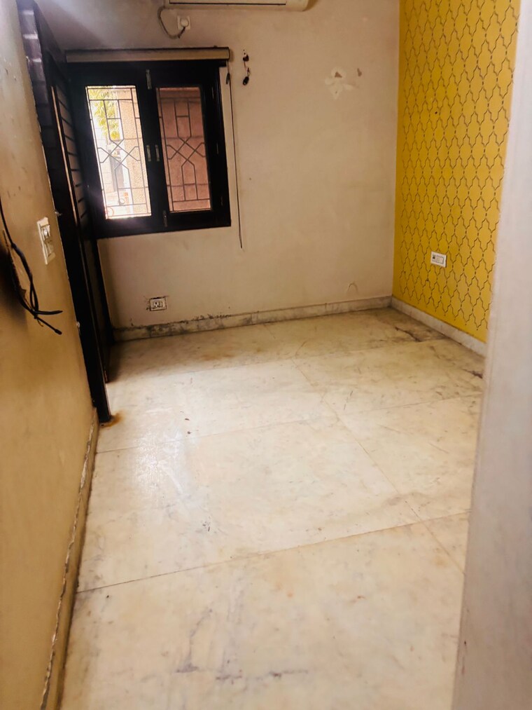 Room, ip extension 3 Bedroom 1250 Sq.Ft. Apartment In Ip Extension Delhi 8501037