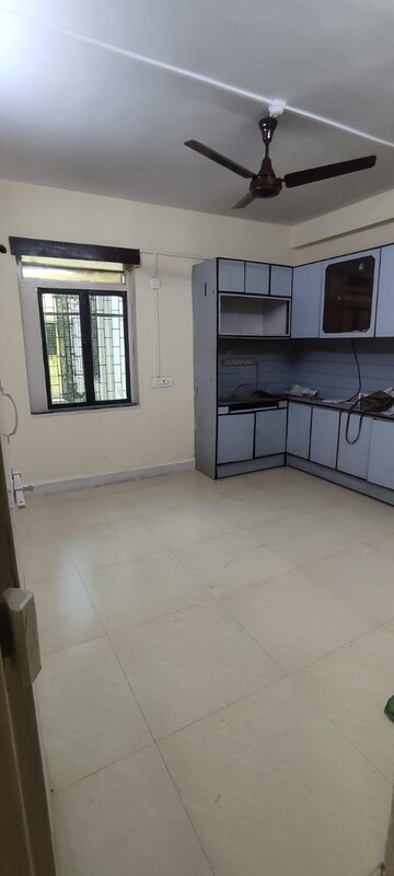 Room in 1 BHK Apartment at Kopri – for Rent