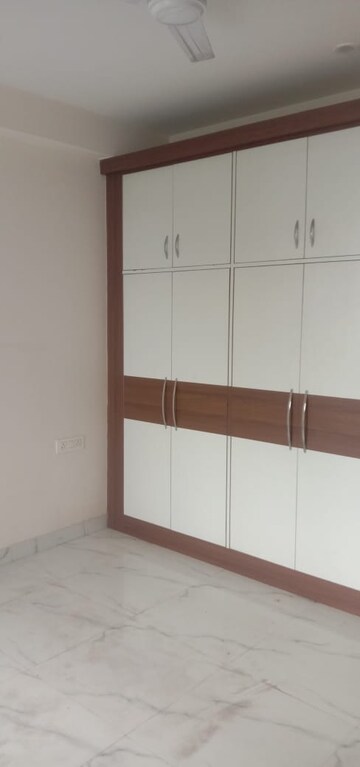 Room in 2 BHK Apartment at Unitech The Residences Sector 33, Sector 33 – for Rent