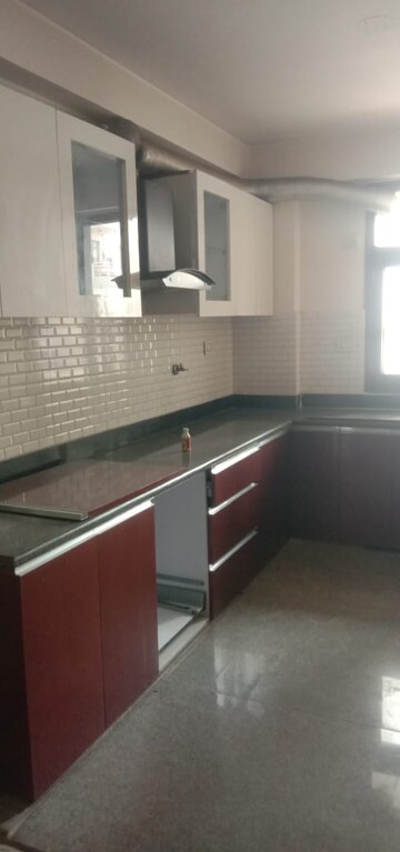 Kitchen in 2 BHK Apartment at Unitech The Residences Sector 33, Sector 33 – for Rent