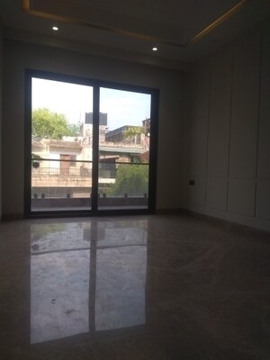 Room in 4 BHK Builder Floor at Sukhdev Vihar – for Sale