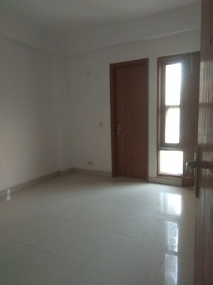 Room in 4 BHK Builder Floor at Sukhdev Vihar – for Sale