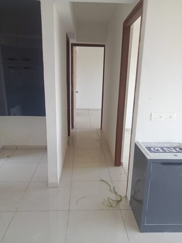 Room in 3 BHK Apartment at Vaishnodevi Circle – for Rent