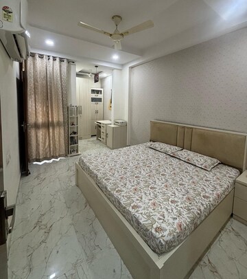 Master Bedroom in 3 BHK Builder Floor at Vaishali Sector 5 – for Sale