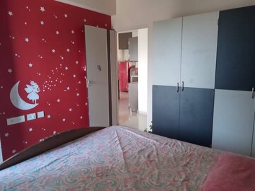 Room in 2 BHK Apartment at Vaishnodevi Circle – for Rent