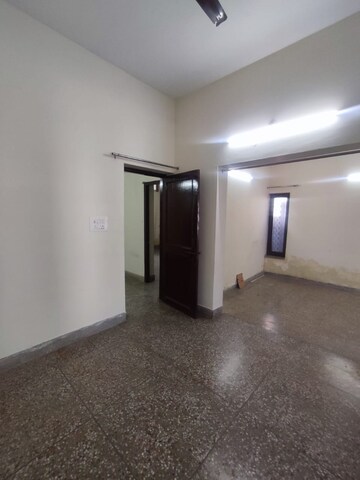 Room in 1 BHK Independent House at JakhaN-Rajpur Road – for Rent