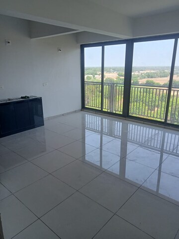  2 BHK Apartment at Vaishnodevi Circle – for Rent