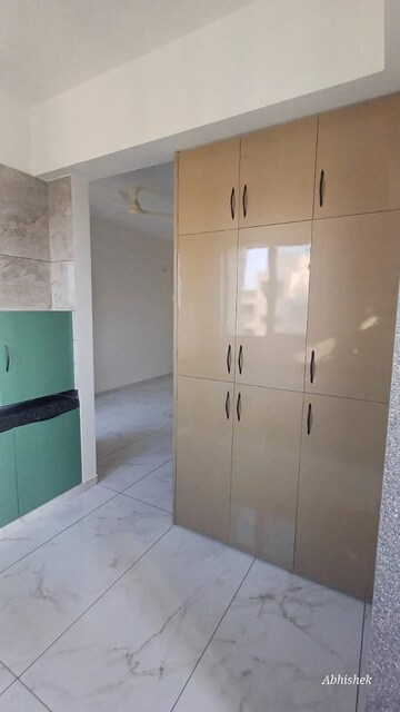 Room in 2 BHK Apartment at Vaishnodevi Circle – for Rent