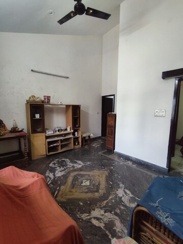 Living Room in 3 BHK Independent House at JakhaN-Rajpur Road – for Rent