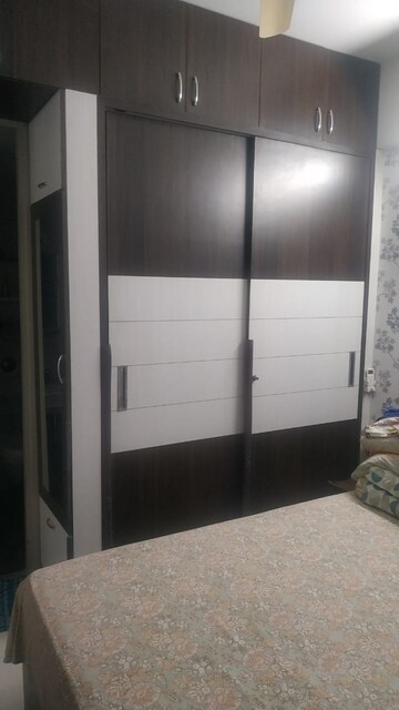 Room in 2 BHK Apartment at Gala Celestia, Near Nirma University On Sg Highway – for Rent