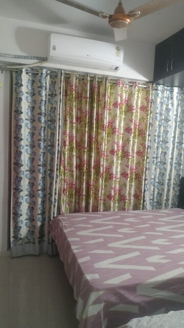 Room in 2 BHK Apartment at Gala Celestia, Near Nirma University On Sg Highway – for Rent