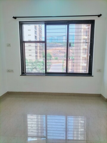 Room in 1 BHK Apartment at K Raheja Raheja Residency, Malad East – for Rent