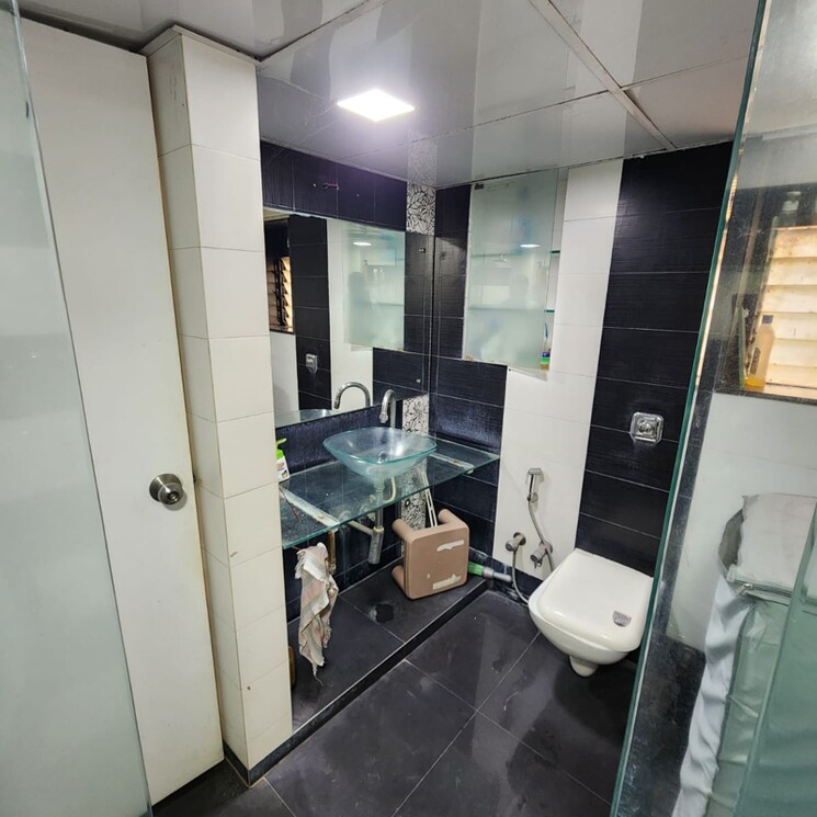 Attached Bathroom, andheri west 1 Bedroom 635 Sq.Ft. Apartment In Andheri West Mumbai 8501695