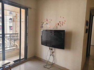 Room in 2 BHK Apartment at Lake Florence, Powai – for Sale