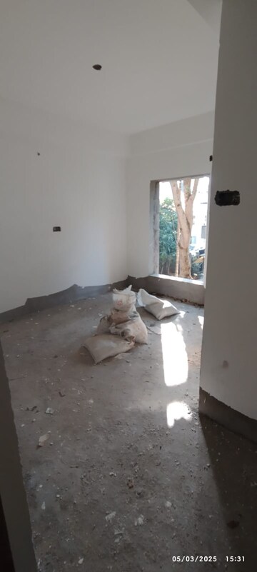 Room in 3 BHK Apartment at Thakurpukur – for Sale