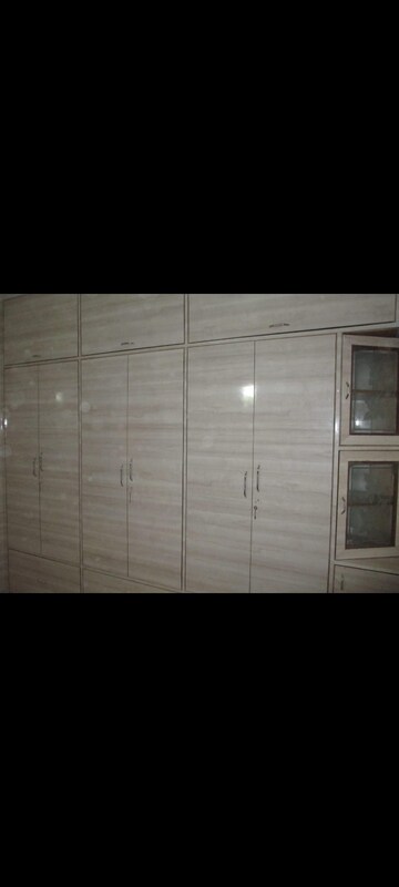 Room in 1 BHK Apartment at Dadar West – for Rent