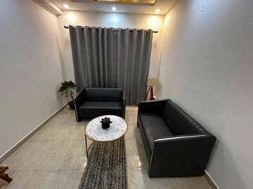 Living Room in 1 BHK Builder Floor at Super Mart 1, Sector 27 – for Rent