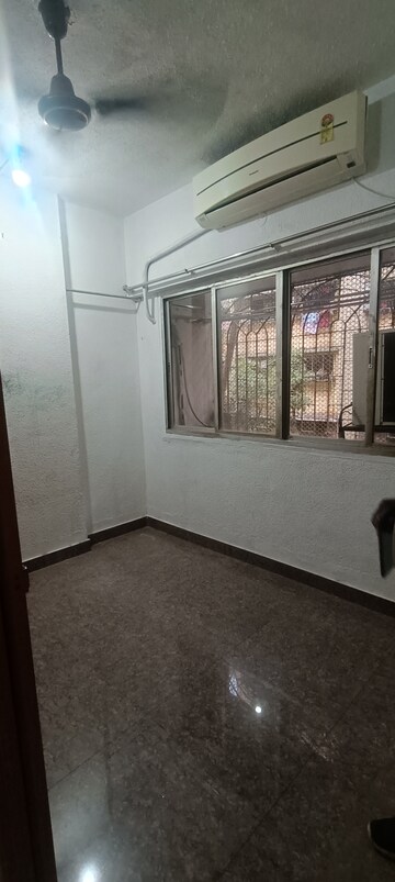 Room in 1 RK Apartment at Anita Nagar Chs, Kandivali East – for Rent