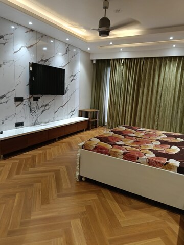 Room in 3 BHK Builder Floor at Sector 57 – for Rent