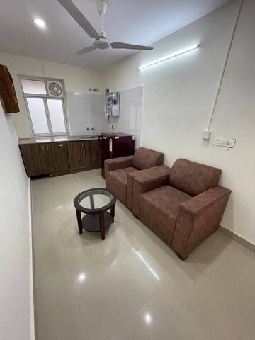 Living Room in 1 BHK Builder Floor at Super Mart 1, Sector 27 – for Rent