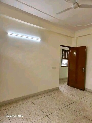 Room in 2.5 BHK Apartment at Thane West – for Sale