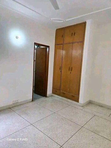 Room in 2.5 BHK Apartment at Thane West – for Sale