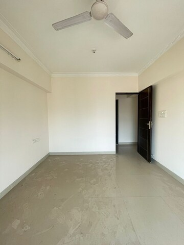 Room in 3 BHK Apartment at Nahar Iris Ivy, Andheri East – for Rent