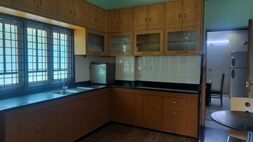 Room in 3 BHK Apartment at Jubilee Hills – for Rent