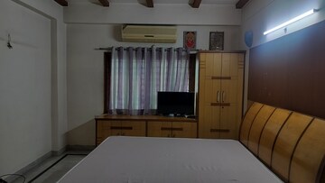 Room in 3 BHK Apartment at Jubilee Hills – for Rent