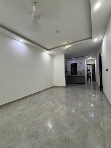 Room in 2 BHK Builder Floor at Ignou Road – for Sale
