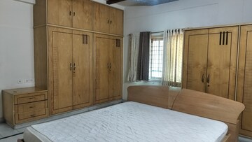 Room in 3 BHK Apartment at Jubilee Hills – for Rent