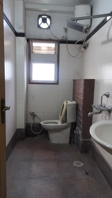 Attached Bathroom in 3 BHK Apartment at Jubilee Hills – for Rent