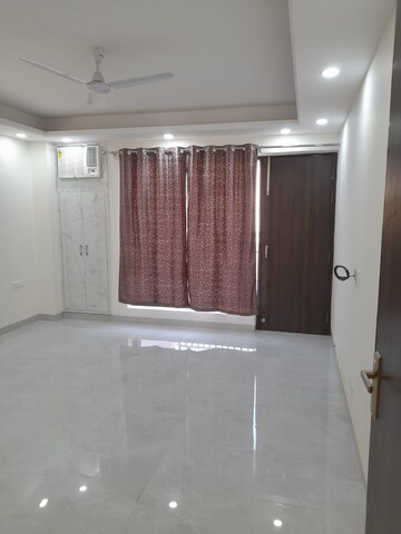Room in 3 BHK Apartment at Tumkur Road – for Sale