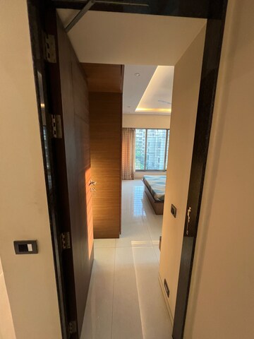 Room in 1 BHK Apartment at Arohi Towers, Lower Parel – for Rent