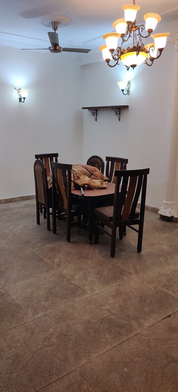 Room in 2 BHK Builder Floor at Maya Apartments, Vikas Puri – for Rent