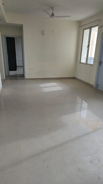 Room in 3 BHK Apartment at Paras Irene, Sector 70a – for Rent