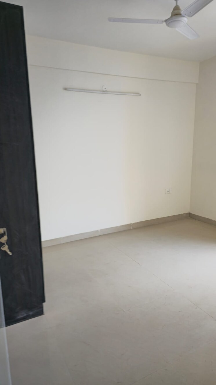 Room, paras-irene 3 Bedroom 1830 Sq.Ft. Apartment In Sector 70a Gurgaon 8502140