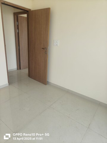  2 BHK Apartment at UK Iridium, Kandivali East – for Rent