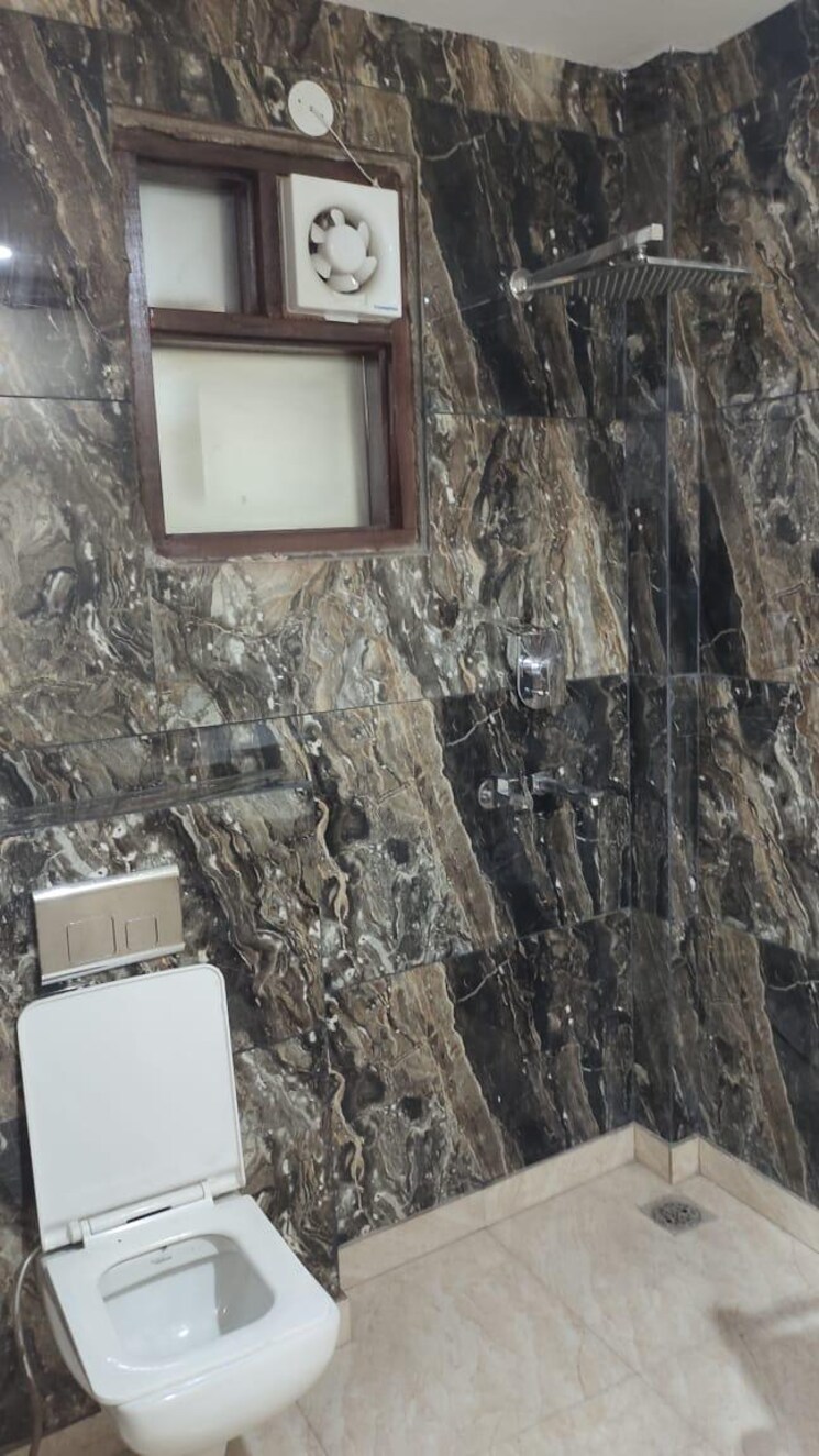 Bathroom, raja garden 3 Bedroom 180 Sq.Yd. Builder Floor In Raja Garden Delhi 8502152