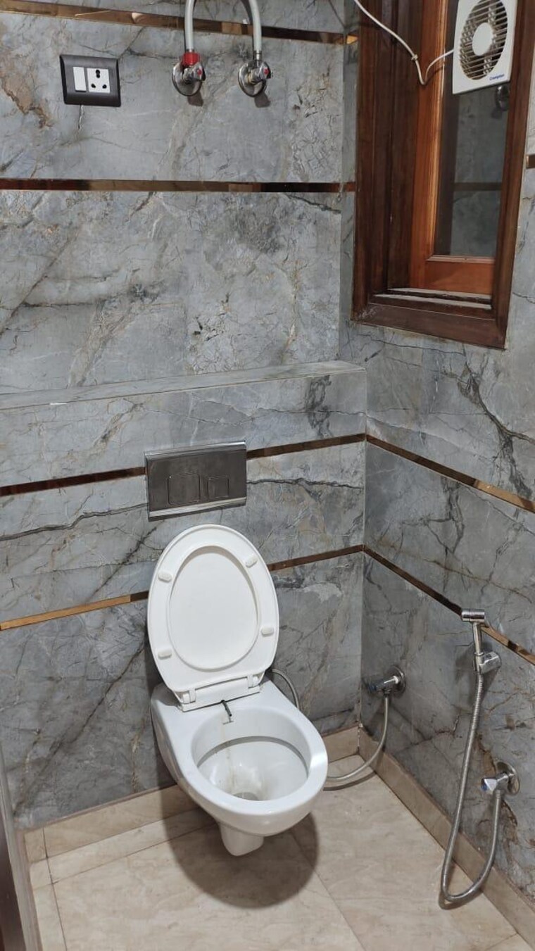 Bathroom, raja garden 3 Bedroom 180 Sq.Yd. Builder Floor In Raja Garden Delhi 8502152