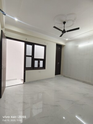 Room in 3 BHK Villa at Kalwar Road – for Sale