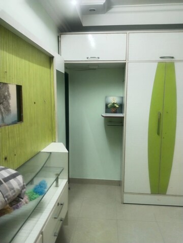 Room in 1 BHK Apartment at Gopal Bhavan Apartments, Andheri East – for Rent