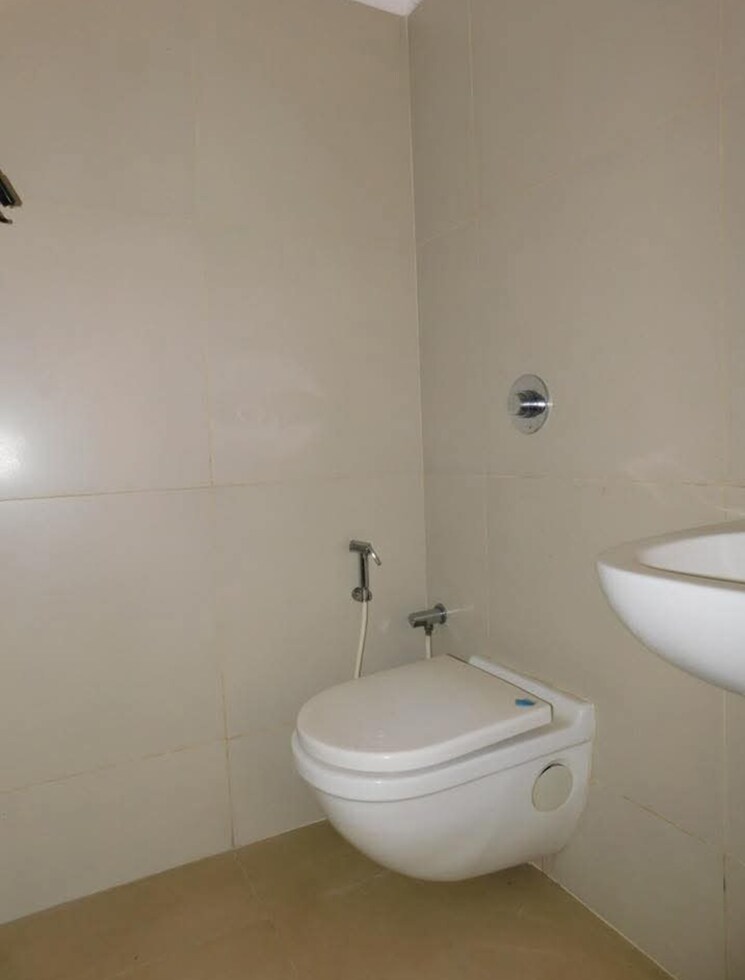 Bathroom, gurukrupa-marina-enclave 1 Bedroom 700 Sq.Ft. Apartment In Malad West Mumbai 8502220
