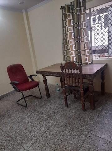 Room in 1 BHK Builder Floor at Mayur Vihar Phase 1 – for Rent