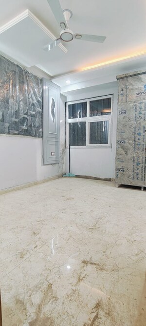 Bedroom in 4 BHK Builder Floor at Sector 73 – for Sale