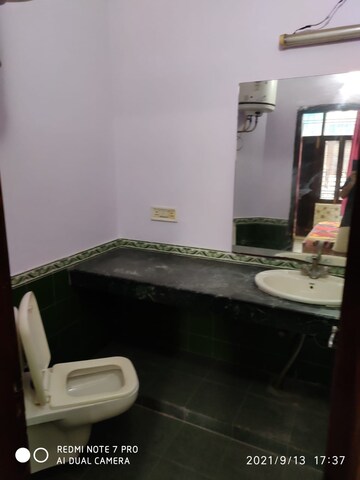 Bedroom in 2 BHK Builder Floor at Sector 45 – for Rent