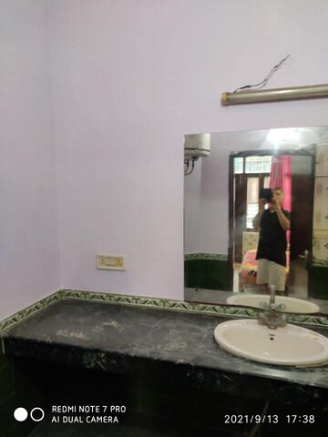 Room in 2 BHK Builder Floor at Sector 45 – for Rent