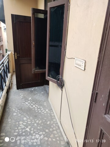 Room in 2 BHK Builder Floor at Sector 45 – for Rent